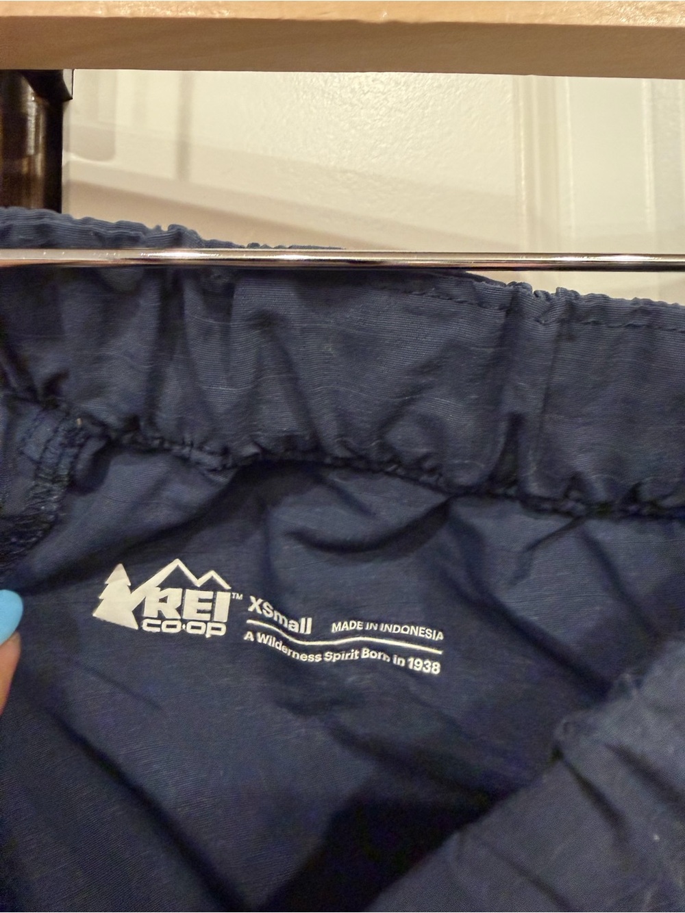 REI Co-op Women's Navy Blue Elastic Waist Shorts - Picture 3 of 3